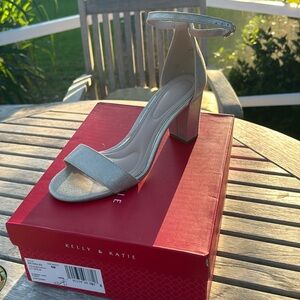 Kelly & Katie Gold Hailee Sandal Heels